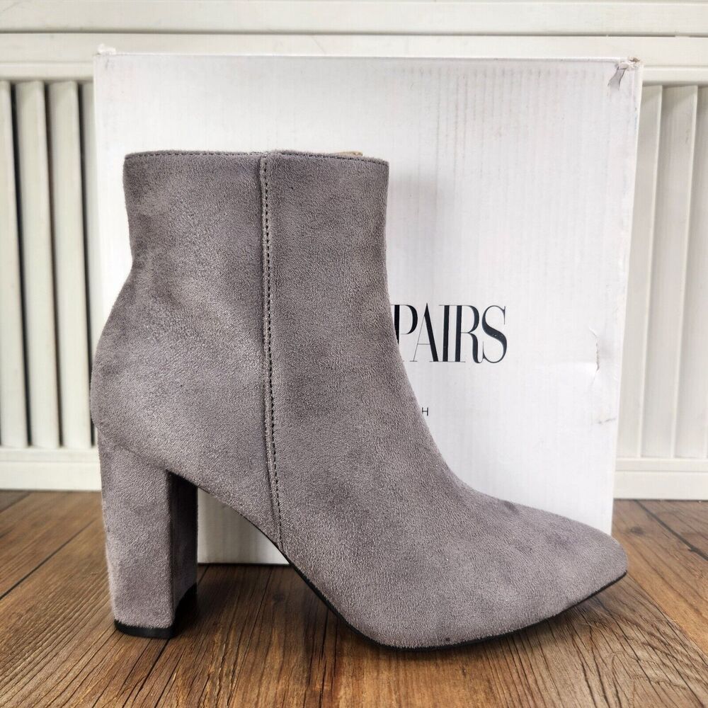 Dream Pairs Sianna Womens Sz 6 Light Gray Suede Side Zip Pointed Toe Ankle Boots
